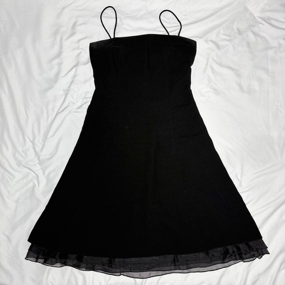 Elegant Black Spaghetti Strap Dress - Picture 1 of 2